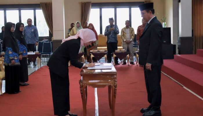 Wako Zulmaeta Lantik PPT Pratama hingga Direktur Perumda Tirta Sago, Tekankan Kinerja dan Inovasi