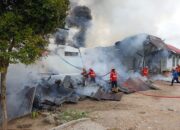 Gudang Kantor DLH Padang Terbakar