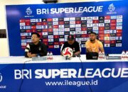 Pelatih Semen Padang FC  Imran Nahumarury Nilai Persis Solo Miliki Motivasi Lebih
