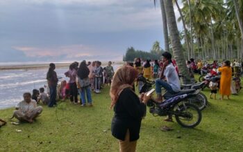 Bocah Hilang Terseret Ombak di Pantai Simpang Tigo Buayo Putiah Sutera