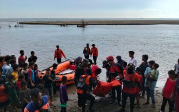 Tiga Hari Dicari, Bocah Terseret Arus di Muara Buayo Putiah Ditemukan Meninggal Mengapung di Laut