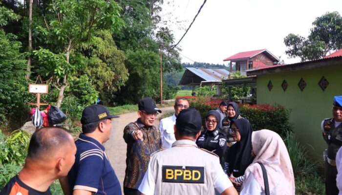 Zulmaeta Instruksikan Pemulihan Cepat Saat Tinjau Lokasi Bencana di Payakumbuh
