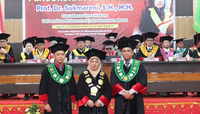 Prof. Sukmareni Resmi Dikukuhkan Sebagai Guru Besar UM Sumatera Barat