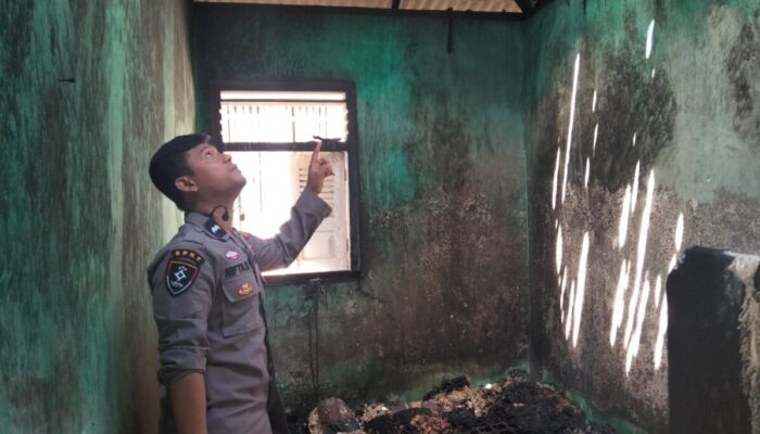 Kebakaran Hanguskan Isi Rumah Pasutri di Sutera, Kerugian Ditaksir Capai Rp50 Juta
