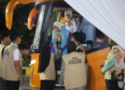 Sempat Terjebak Macet, Jemaah Kloter 10 Tiba di Asrama Haji Mendekati Tengah Malam