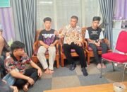 Ketua Fraksi Gerindra DPRD Sumbar Angkat Dua Siswa Yatim Piatu, Tanggung Pendidikan hingga Tuntas