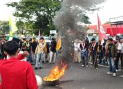 Demo di Kantor Gubernur Sumbar, Aliansi Organisasi Mahasiswa Sampaikan Sejumlah Tuntutan