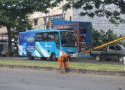 DLH Padang Tingkatkan Standar Penyapuan Jalan, Fokus Bersihkan Empat Aspek Utama