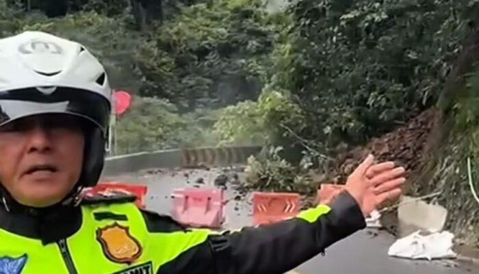 Longsor Terjang Lembah Anai, Jalur Padang–Bukittinggi Lumpuh Total