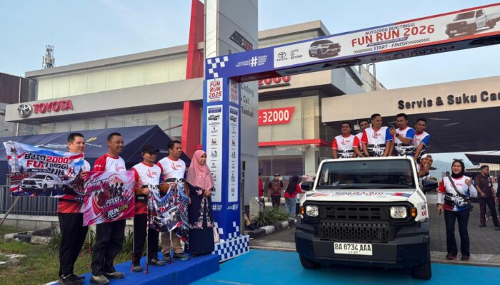 AUTO2000 Bukittinggi dan Polresta Gelar Fun Run 5K, Hadirkan Pelayanan Publik, Edukasi Kesehatan, dan Pengalaman Berkendara Hybrid