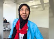 Mimpi Masa Kecil Guru Ngaji Ini Akhirnya Terwujud, Terharu Bisa Menyentuh Ka’bah