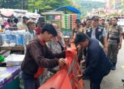 Satpol PP Padang Tertibkan PKL Bandel di Kawasan Pasar Raya