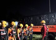 Banjir Agam Kepung Permukiman, Warga Menunggu Evakuasi SAR
