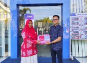 Sambut HUT Ke-81 RI, BRI Cabang Painan Ikut Bagikan Bendera Merah Putih
