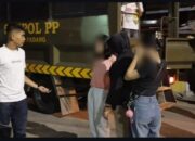 Satpol PP Padang Mengamankan Empat Perempuan Saat Patroli Malam