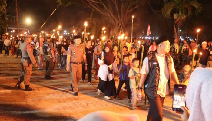 Bupati Yulianto Lepas Pawai Obor Takbir Keliling Sambut Iduladha 1447 H