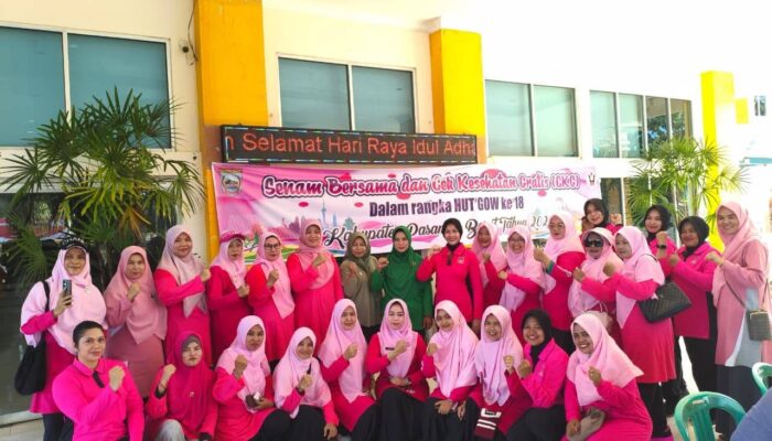 Peringati HUT ke-18, GOW Pasbar Gelar Senam dan Cek Kesehatan Gratis