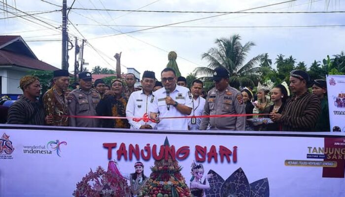 Sekda Doddy San Ismail Apresiasi Konsistensi Warga Tanjung Sari Mahakarya Rawat Tradisi Bersih Desa