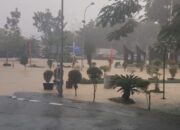 Banjir Rendam Kompleks Balai Kota Padang Aie Pacah.
