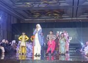 Desainer Asal Kota Padang Tala Rahayu, Sulap Tenun Endek Jadi Busana Smart Casual Modern