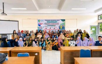 Pengabmas Dosen Poltekkes Kemenkes Padang, Edukasi Deteksi Dini Stroke Dengan Metode FAST