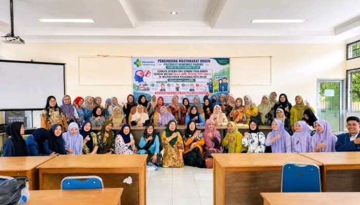 Pengabmas Dosen Poltekkes Kemenkes Padang, Edukasi Deteksi Dini Stroke Dengan Metode FAST