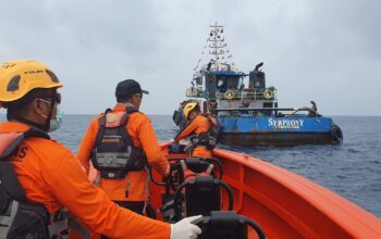 Kapal TB Simponi Terbakar, Satu Kru Meninggal Dunia