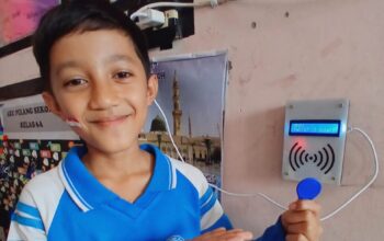 Kreativitas Murid SD Islam Al Ishlah Bukittinggi, Aliando Riyuganda Putra Ciptakan Robot Absen