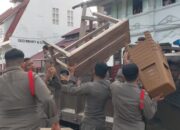 Satpol PP Tertibkan PKL Batang Arau yang Nakal