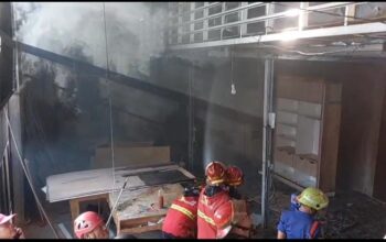 Gudang Furniture Terbakar, Kerugian Capai Rp50 Juta