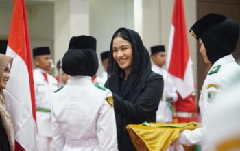 54 Paskibraka Dharmasraya Dikukuhkan, Bupati Annisa: Jalankan Amanah dengan Kehormatan