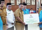 Pemko Bukittinggi bersama Baznas dan Kemenag, Salurkan Zakat dan Infak Bencana NTT
