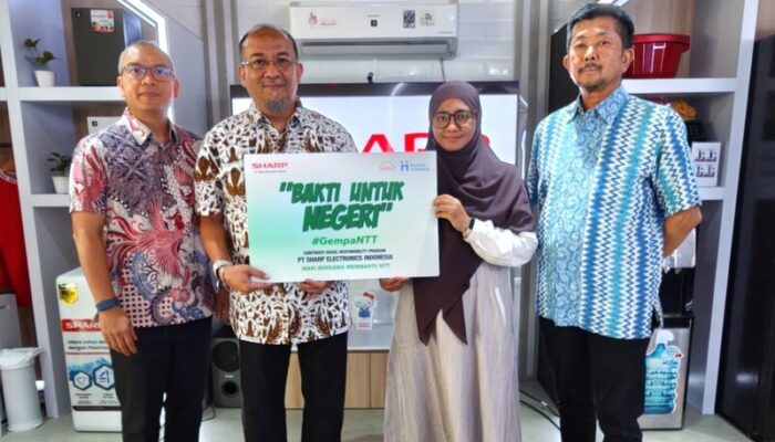 Di Tengah Luka Gempa NTT, Sharp Salurkan Bantuan untuk 600 Warga Terdampak