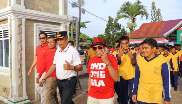 MTsN 2 Payakumbuh Gelar Gerak Jalan Perdana, Libatkan Lebih dari Seribu Peserta, Wawako: Perkuat Rasa Kebersamaan, Persaudaraan dan Nasionalisme