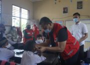 Pemkab Pasbar dan PMI Bagikan 6.500 Masker, Warga Diimbau Lindungi Pernapasan