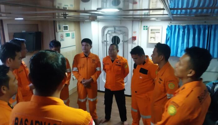 Kapal Rusak Mesin, Dua Nelayan Pessel Terombang-ambing