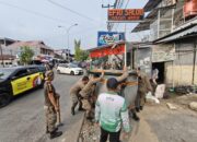 Satpol PP Tertibkan Lapak PKL Pasar Baru