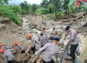 Kapolda Turun ke Lokasi Galodo Arosuka, 300 Personel Dikerahkan