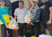 Santri Darul Tauhid Goro Bantu Korban Galodo Arosuka
