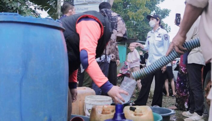 Pemkab Dharmasraya Sudah Salurkan Air Bersih Sebanyak 378 Ribu Liter Untuk 3312 KK